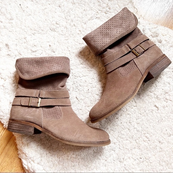 Crown Vintage Khaki/Tan Perforated Suede Fold Over Booties Size 10M - Picture 1 of 15